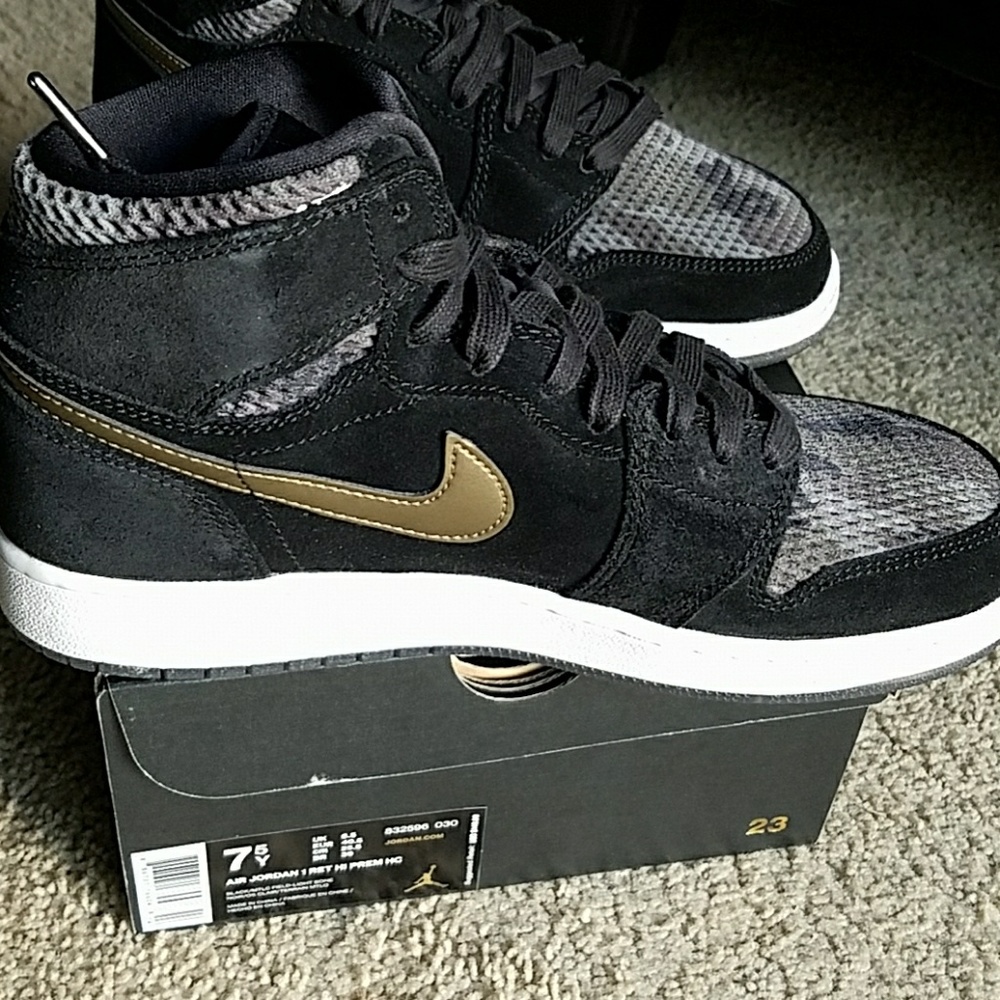 AIR JORDAN 1 RET HI